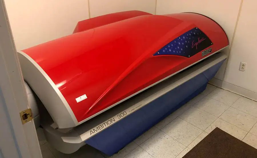 Level 2 Tanning Bed | The Ergoline Turbo Powered Ambition 300 - Central Illinois