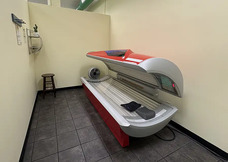 Level 1 Tanning Bed | Ergoline Ambition 250 - Central Illinois