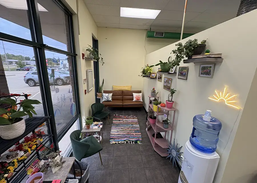 sun-room-tanning-springfield-il-location-6th-street-06