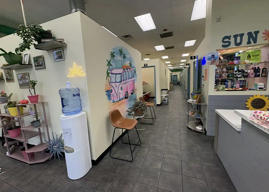 sun-room-tanning-springfield-il-location-6th-street-07